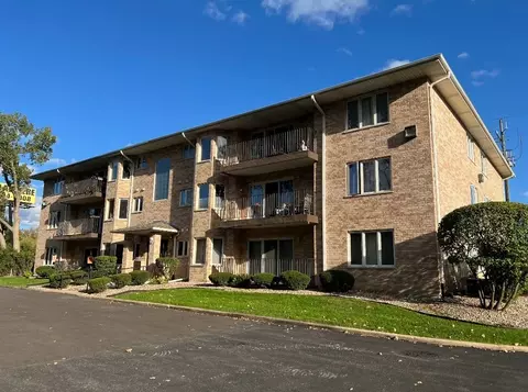 10228 Southwest Hwy #1C, Chicago Ridge, IL 60415
