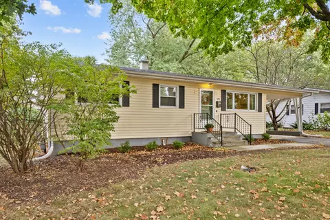 328 S 14th St, Saint Charles, IL 60174