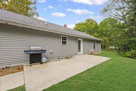 Exterior - 601 Curtis Rd, Ogden, IL 61859 photo 7 of 7
