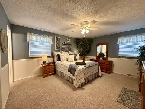 Bedroom - 1055 Pinecrest Dr, Rantoul, IL 61866 photo 1 of 4