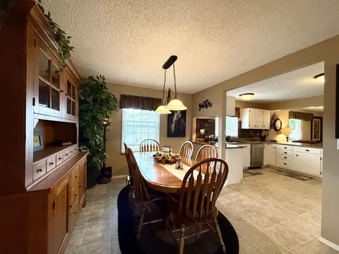 Dining - 1055 Pinecrest Dr, Rantoul, IL 61866 photo 2 of 2