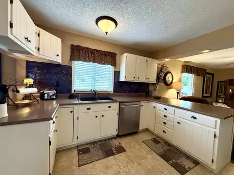 Kitchen - 1055 Pinecrest Dr, Rantoul, IL 61866 photo 3 of 7