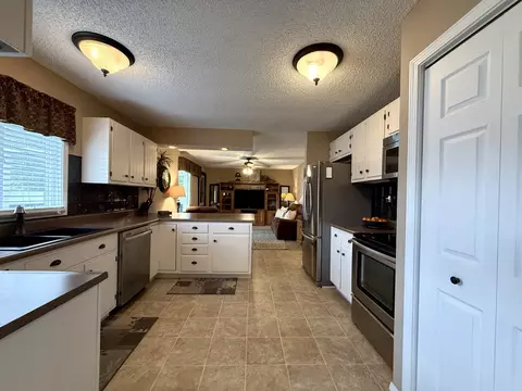 Kitchen - 1055 Pinecrest Dr, Rantoul, IL 61866 photo 1 of 7