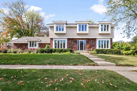 Undisclosed, Libertyville, IL 60048