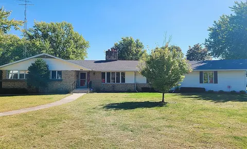 248 W Maple St, Franklin Grove, IL 61031