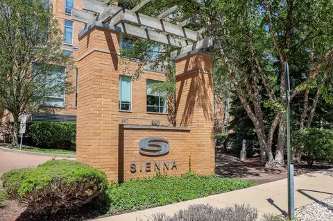 1720 Oak Ave #502, Evanston, IL 60201