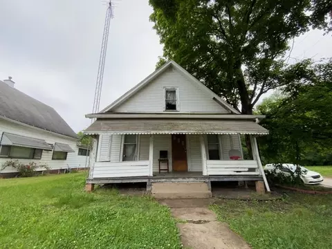 917 Kingdom St, Danville, IL 61832