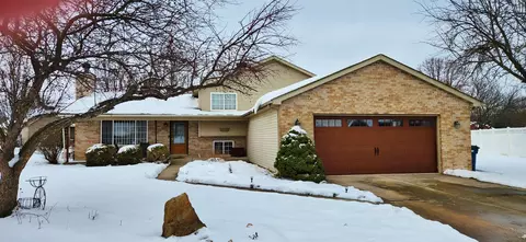 1445 Scott Cir, Morris, IL 60450