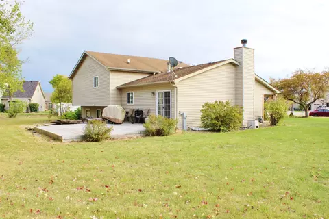 1445 Scott Cir, Morris, IL 60450 photo 3