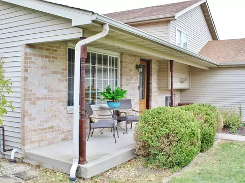 1445 Scott Cir, Morris, IL 60450 photo 4
