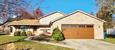 1445 Scott Cir, Morris, IL 60450 photo 2