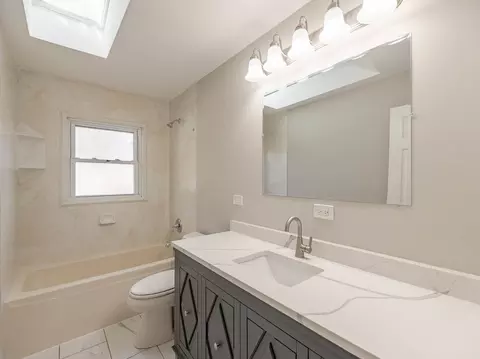 978 Sycamore Ln, Bartlett, IL 60103 photo 12