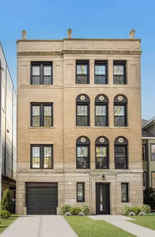 1535 W Estes Ave #3, Chicago, IL 60626