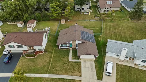 1233 Citation Ln, Hanover Park, IL 60133