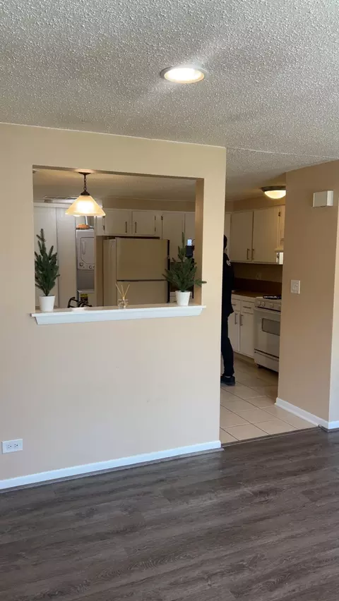 Kitchen - 1096 Pheasant Run Ln, Aurora, IL 60504 photo 1 of 4