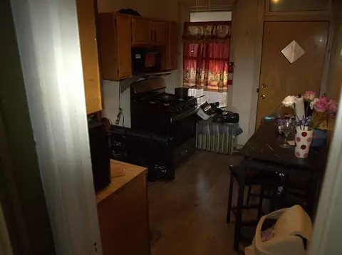 Entry Way - 8546 S Sangamon St, Chicago, IL 60620 photo 2 of 5