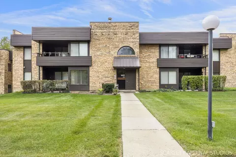 1412 N Sterling Ave #203, Palatine, IL 60067