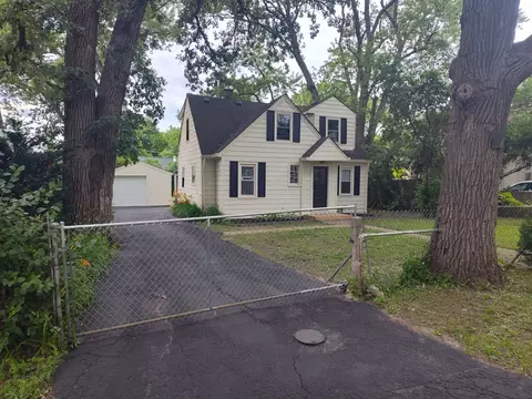 1720 Hiawatha Trl, Round Lake Heights, IL 60073