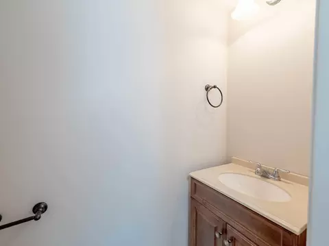 Bath - 811 Serendipity Dr, Aurora, IL 60504 photo 1 of 3