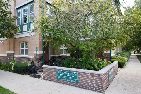 255 South Blvd #7, Oak Park, IL 60302