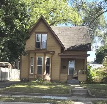 559 N Grove Ave, Elgin, IL 60120