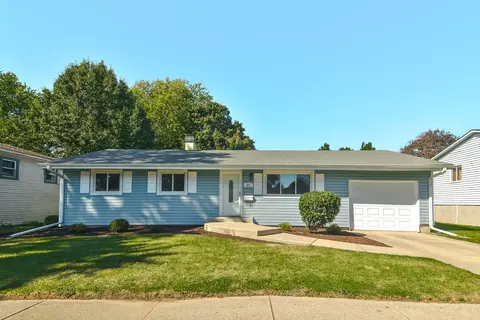 427 Rebecca Rd, Belvidere, IL 61008