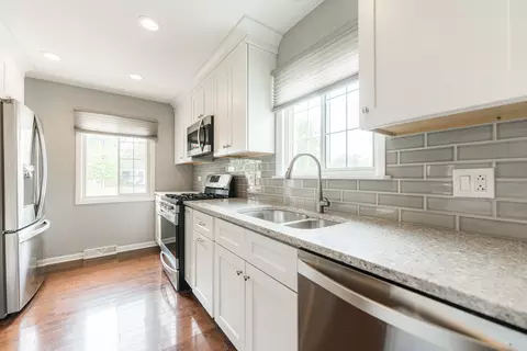 Kitchen - 435 E Park Ave, Elmhurst, IL 60126 photo 1 of 6