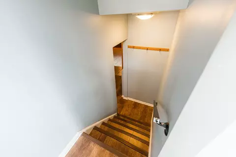 Entry Way - 435 E Park Ave, Elmhurst, IL 60126 photo 2 of 4