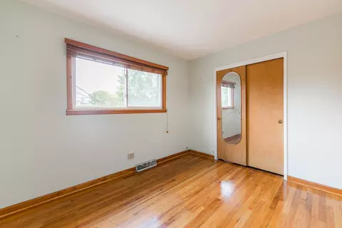 Bedroom - 435 E Park Ave, Elmhurst, IL 60126 photo 5 of 5
