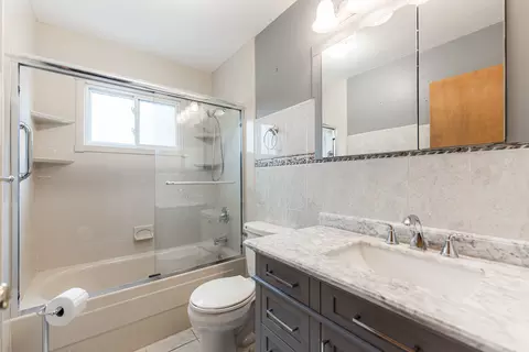 Bath - 435 E Park Ave, Elmhurst, IL 60126 photo 1 of 2