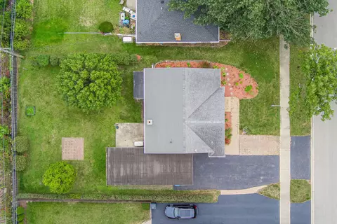 View/Area - 435 E Park Ave, Elmhurst, IL 60126 photo 2 of 6