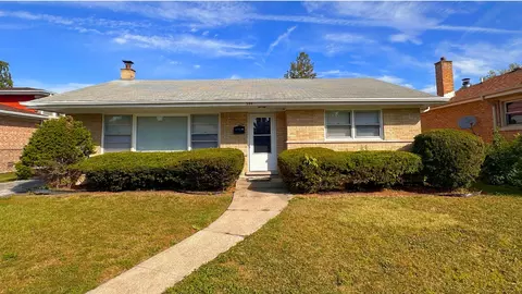 944 E 163rd Pl, South Holland, IL 60473