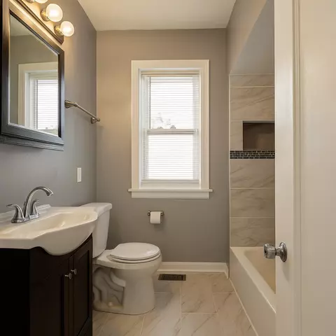 7955 S Chappel Ave, Chicago, IL 60617 photo 5
