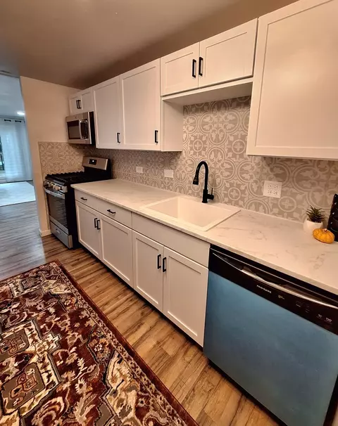 Kitchen - 16519 Honore Ave, Markham, IL 60428 photo 4 of 4