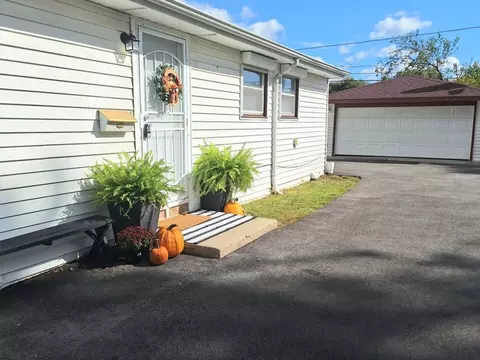 Exterior - 16519 Honore Ave, Markham, IL 60428 photo 3 of 4