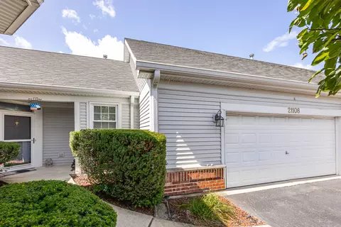 21108 W Cypress Ct, Plainfield, IL 60544