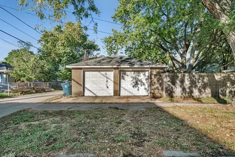 Exterior - 627 E Washington St, Morris, IL 60450 photo 4 of 7