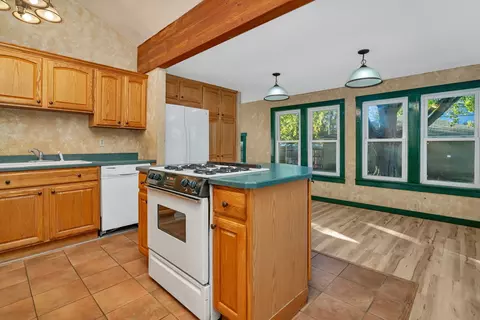 Kitchen - 627 E Washington St, Morris, IL 60450 photo 1 of 3