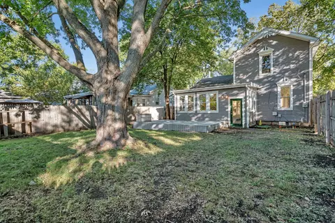 Exterior - 627 E Washington St, Morris, IL 60450 photo 5 of 7