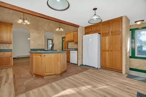 Kitchen - 627 E Washington St, Morris, IL 60450 photo 2 of 3