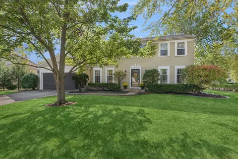 1050 Wellington Ave, Libertyville, IL 60048