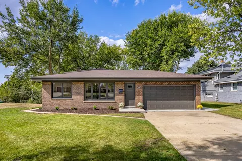 158 S Prairie Ave, Bloomingdale, IL 60108