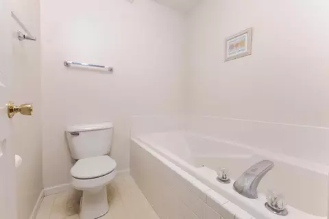 Bath - 1015 Sawgrass Dr, Normal, IL 61761 photo 3 of 4