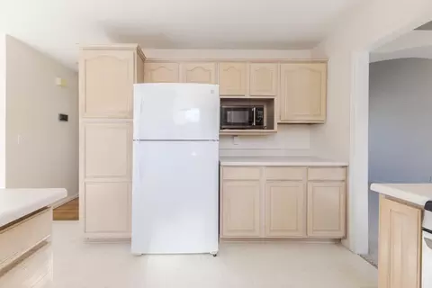 Kitchen - 1015 Sawgrass Dr, Normal, IL 61761 photo 2 of 2