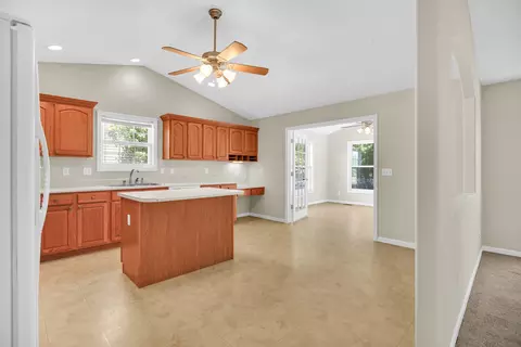 Entry Way - 2004 Emerald Dr, Champaign, IL 61822 photo 4 of 4