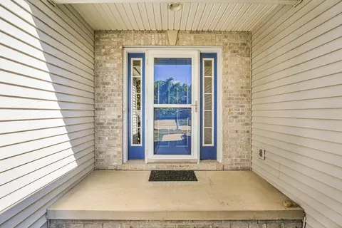 Entry Way - 2004 Emerald Dr, Champaign, IL 61822 photo 1 of 4