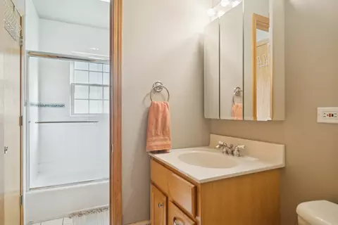 3780 N Firestone Dr, Hoffman Estates, IL 60192 photo 16