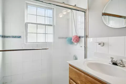 3780 N Firestone Dr, Hoffman Estates, IL 60192 photo 17