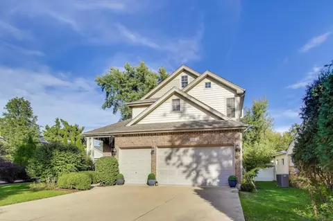 331 S Park St, Westmont, IL 60559