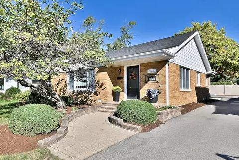 827 S Kearsage Ave, Elmhurst, IL 60126